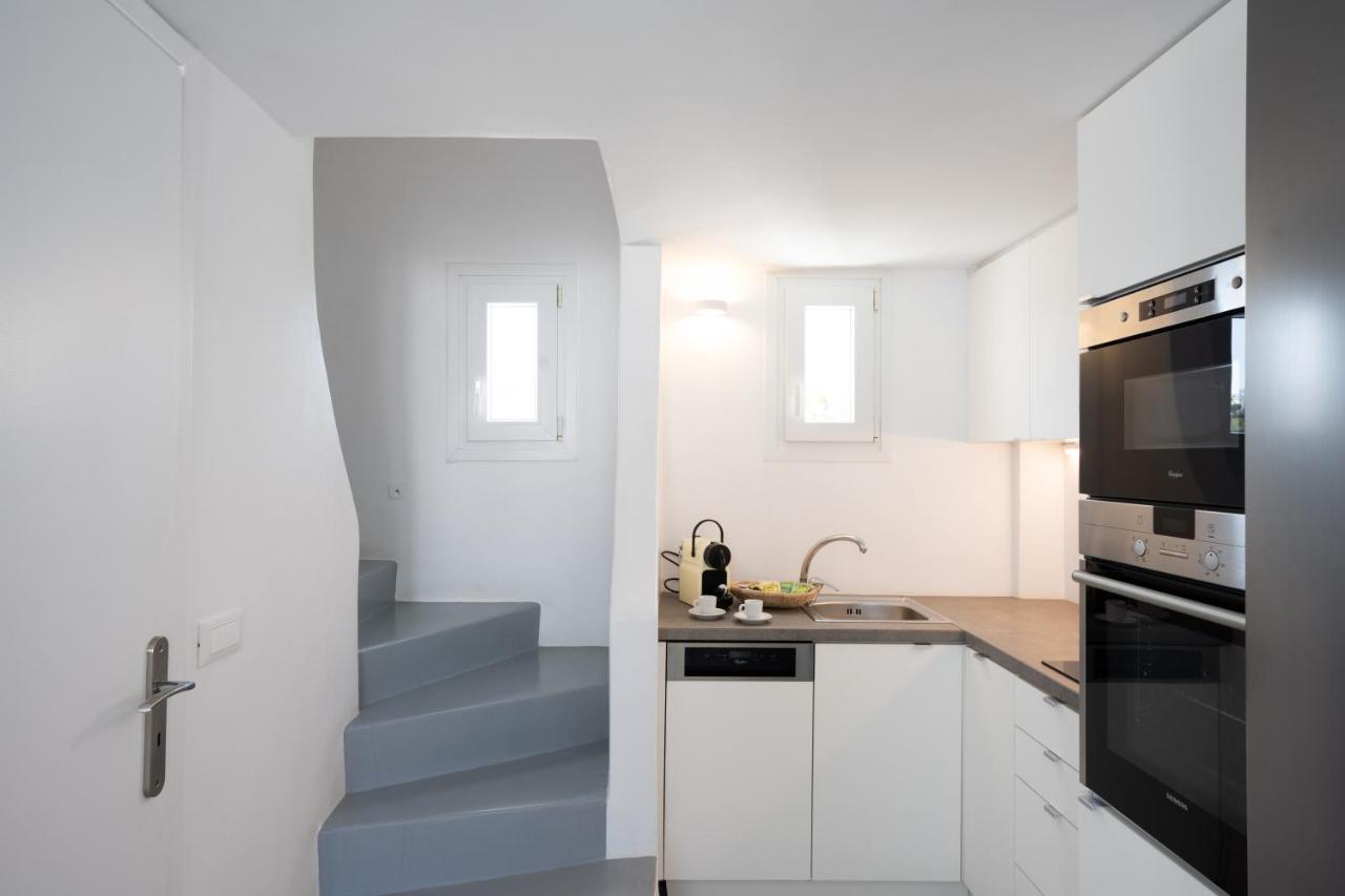 Blue, White And Grey Suites Ornos  Ngoại thất bức ảnh
