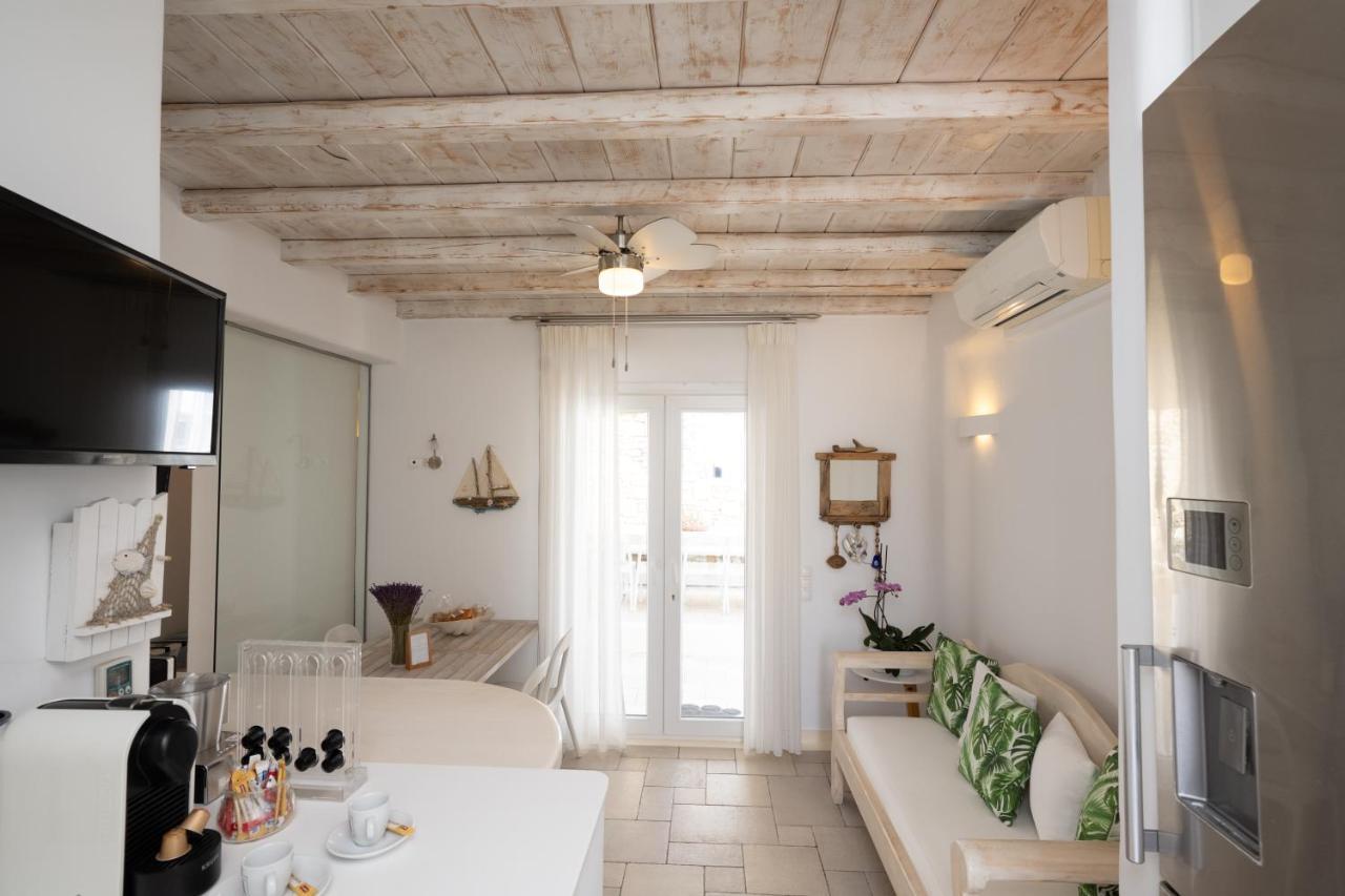 Blue, White And Grey Suites Ornos  Ngoại thất bức ảnh