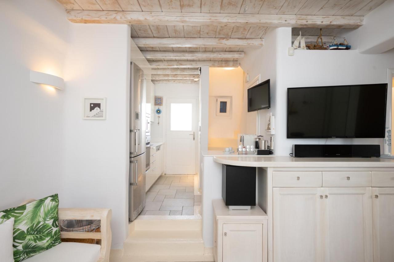 Blue, White And Grey Suites Ornos  Ngoại thất bức ảnh