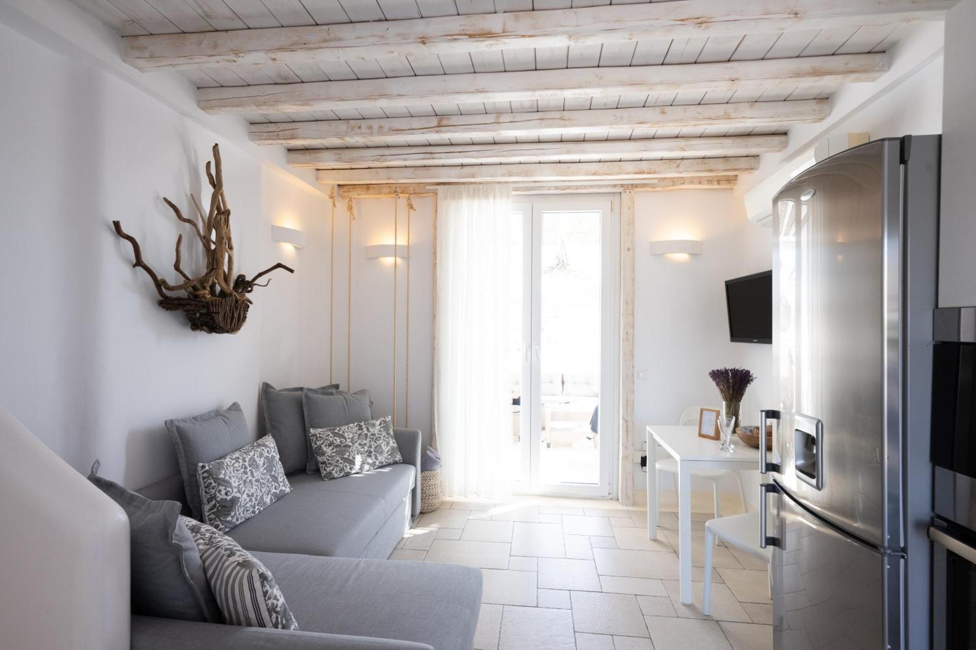 Blue, White And Grey Suites Ornos  Ngoại thất bức ảnh