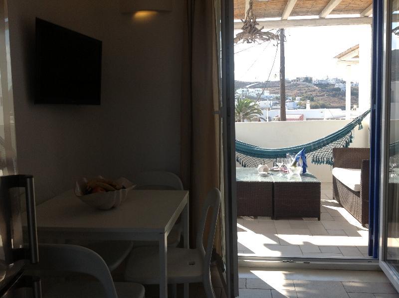 Blue, White And Grey Suites Ornos  Ngoại thất bức ảnh