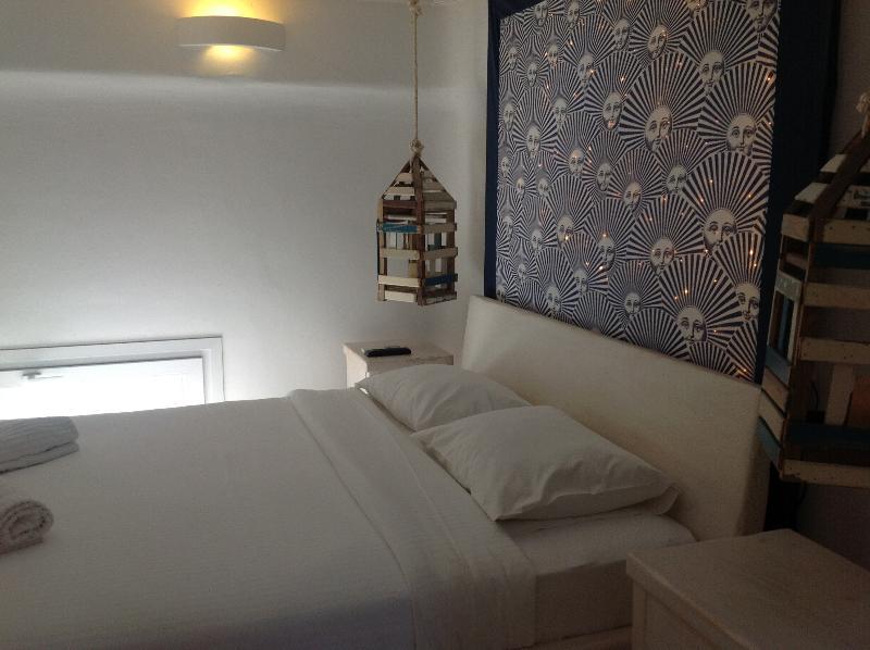 Blue, White And Grey Suites Ornos  Ngoại thất bức ảnh