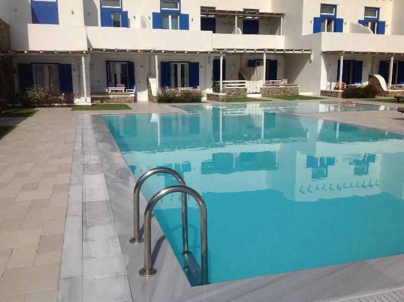 Blue, White And Grey Suites Ornos  Ngoại thất bức ảnh